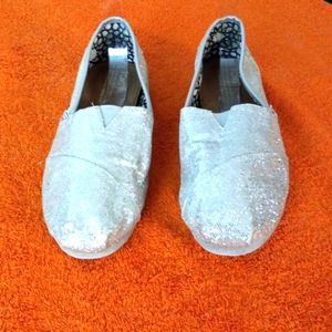 Tom's 8.5 Silver Glitter Flats Shoes